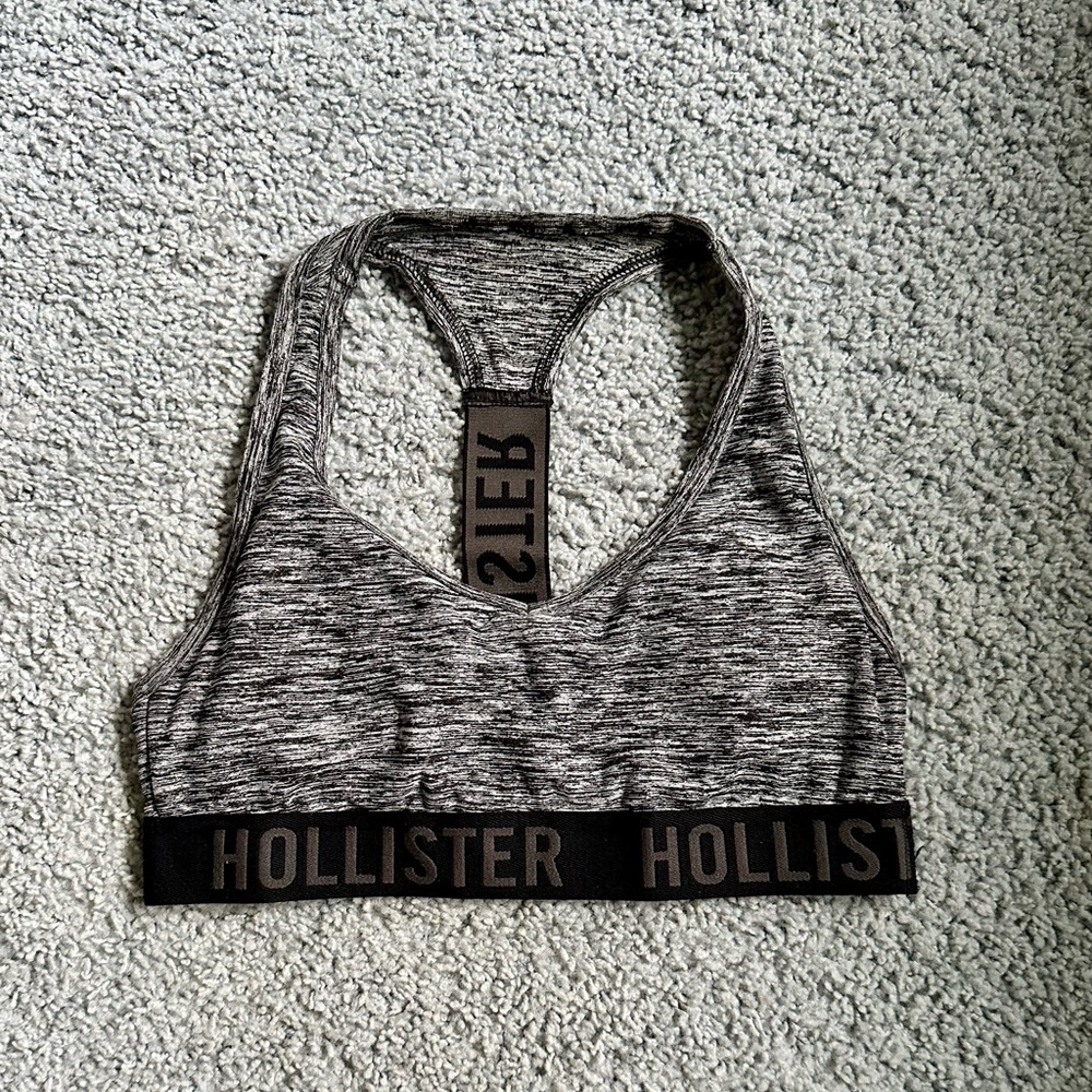 Hollister - Sports Bra